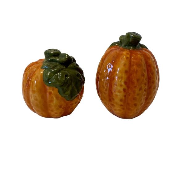 Pumpkin Salt and Pepper Shaker Set Fall Decor - Picture 1 of 3
